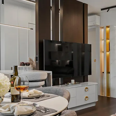 Mido Bird Luxury With Private Parking & Self Check-in Apartament *