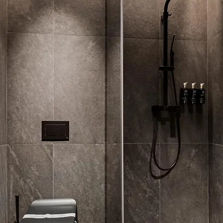 Mido Bird Luxury With Private Parking & Self Check-in * Bucharest