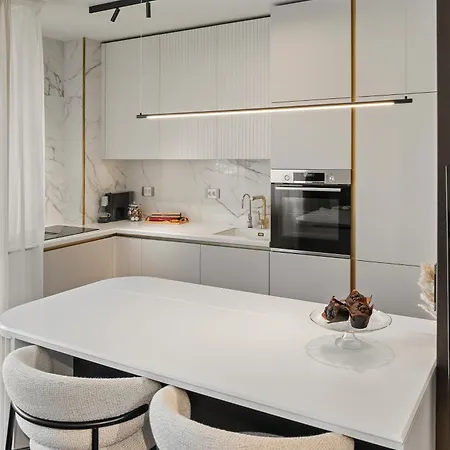 Apartment Mido Bird Luxury With Private Parking & Self Check-in *