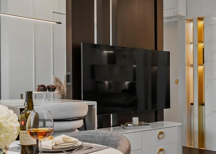 Mido Bird Luxury With Private Parking & Self Check-in Apartmán *