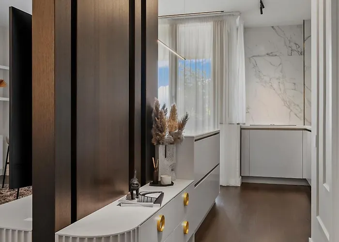 Mido Bird Luxury With Private Parking & Self Check-in Bukurešť