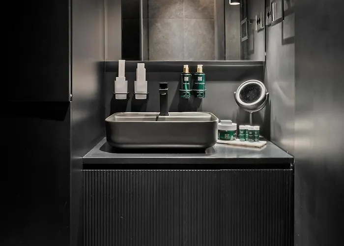Mido Bird Luxury With Private Parking & Self Check-in Бухарест