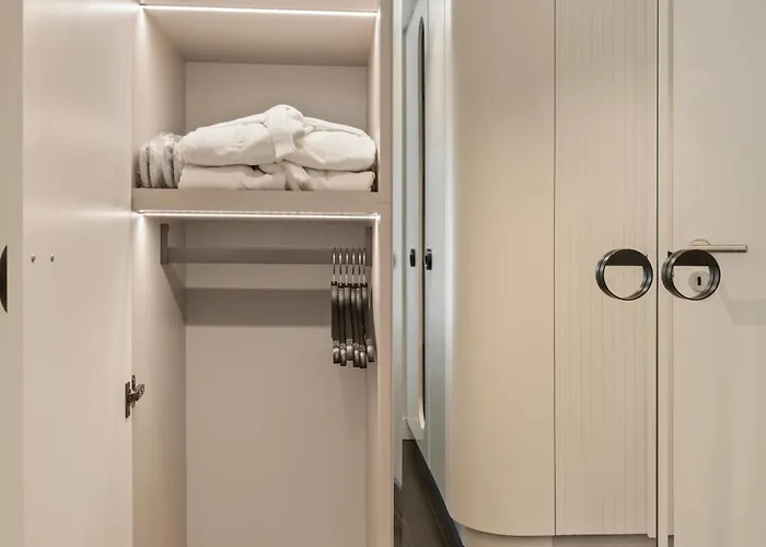 Апартаменты Mido Bird Luxury With Private Parking & Self Check-in Бухарест