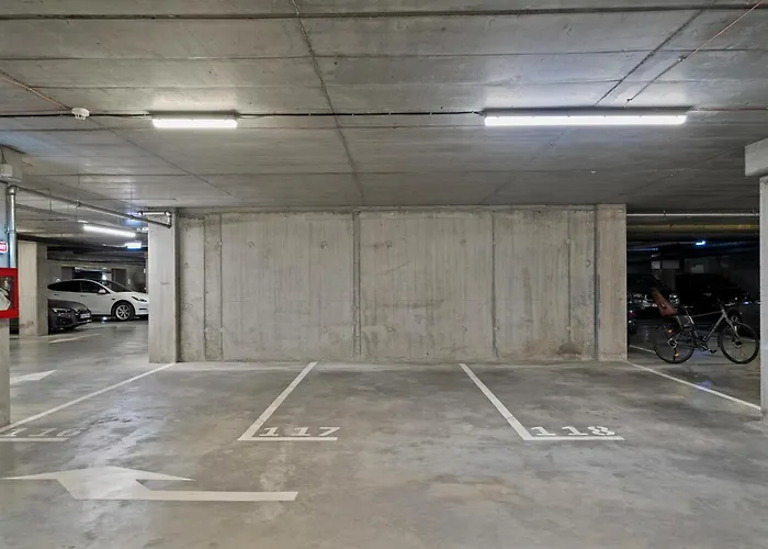 Mido Bird Luxury With Private Parking & Self Check-in Бухарест
