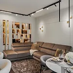 Apartment Mido Bird Luxury With Private Parking & Self Check-in *
