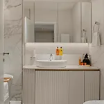 Apartment Mido Bird Luxury With Private Parking & Self Check-in