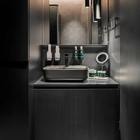 Mido Bird Luxury With Private Parking & Self Check-in Bukarest