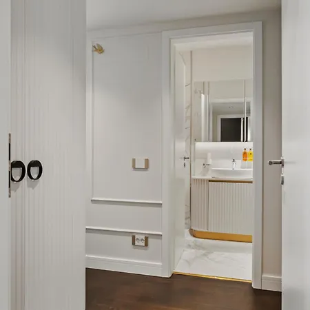 Apartman Mido Bird Luxury With Private Parking & Self Check-in Bukarest