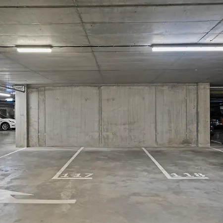 Mido Bird Luxury With Private Parking & Self Check-in Bukarest